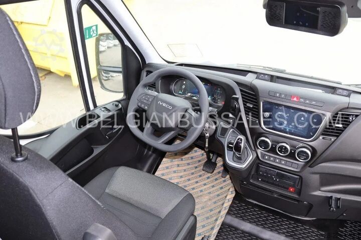 Minibus Iveco Daily line / Vendor / A65C18 / Airco / Automati...