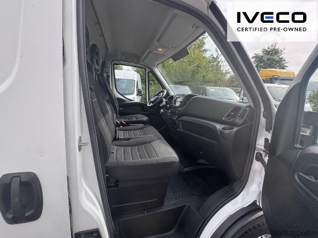 High top van IVECO 35S14A8V, Fahrersitz hydraul. Rückfahrkamera