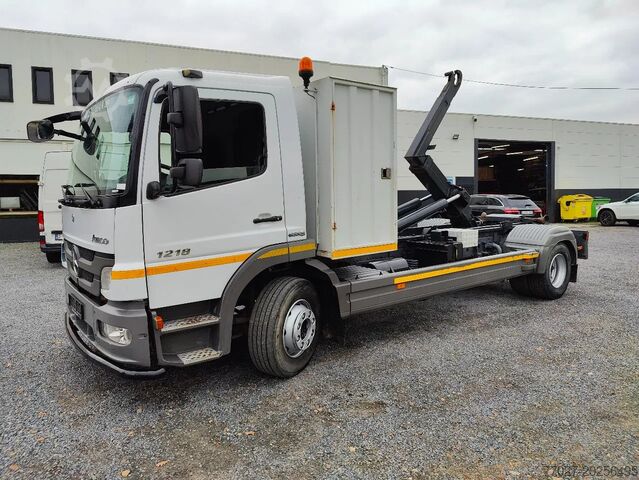 Hook arm system Mercedes-Benz Atego 1218 Containersystem / Hooklift Hyvalift