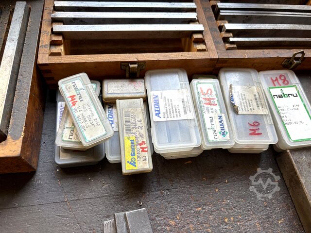 Workbench with contents BOTT nan