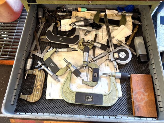 Workbench with contents BOTT nan