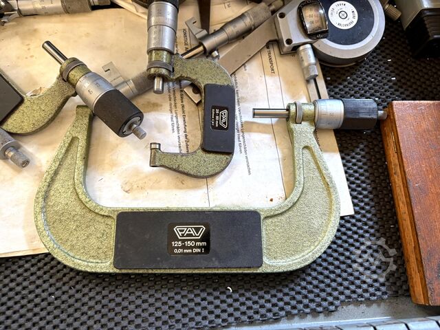 Workbench with contents BOTT nan