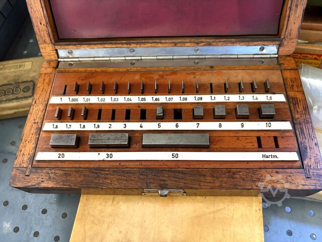 Workbench with contents BOTT nan