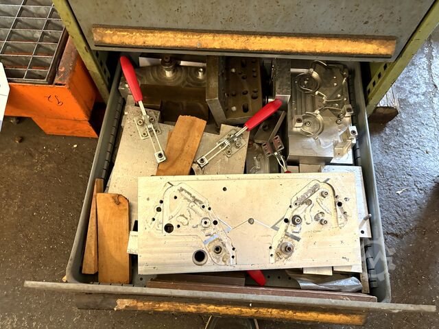 Workbench with contents BOTT nan