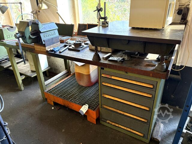 Workbench with contents BOTT nan