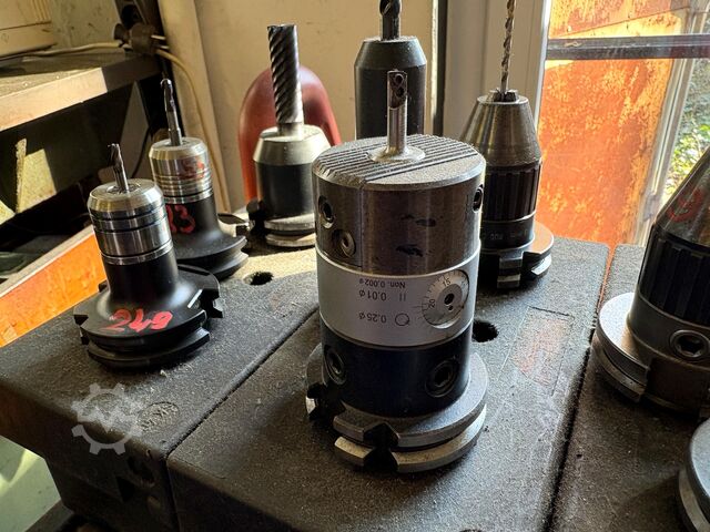 Lot of SK 40 tool holders nan nan