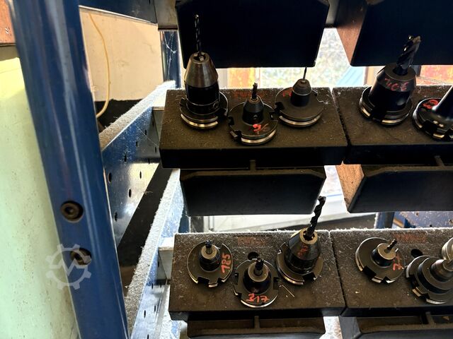 Lot of SK 40 tool holders nan nan