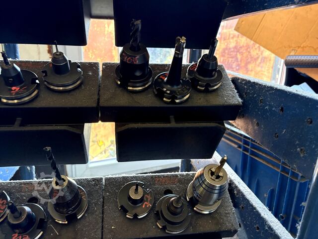 Lot of SK 40 tool holders nan nan