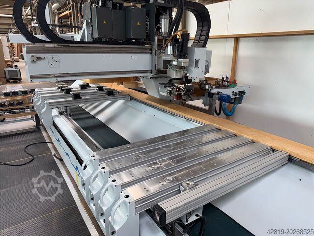 CNC machining center Homag BAZ 322 / 40 / K with edge banding