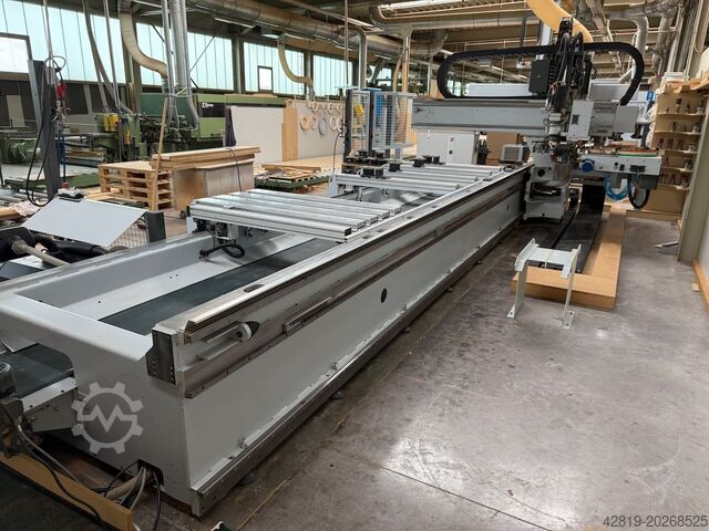 CNC machining center Homag BAZ 322 / 40 / K with edge banding
