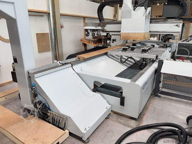 CNC machining center Homag BAZ 322 / 40 / K with edge banding