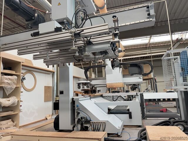 CNC machining center Homag BAZ 322 / 40 / K with edge banding