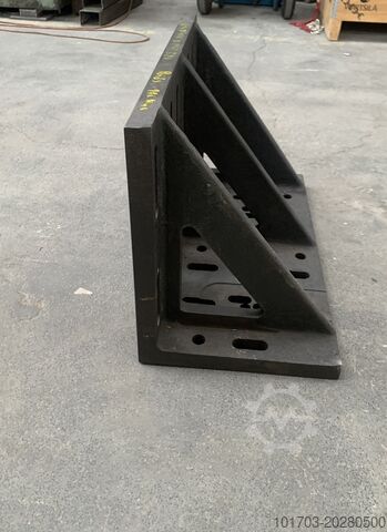 Cast iron bracket Equerre en fonte 640 x 400 x 320 mm