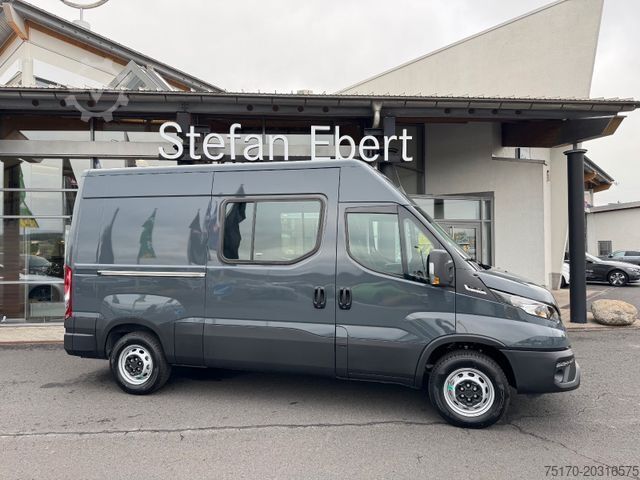 High top van IVECO Daily 35S18HA8 3.0L *R3.520mm*AHK*2xSchiebetür*
