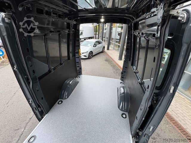 High top van IVECO Daily 35S18HA8 3.0L *R3.520mm*AHK*2xSchiebetür*