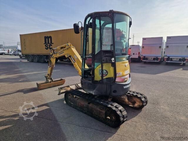 Backhoe loader Yanmar ViO25