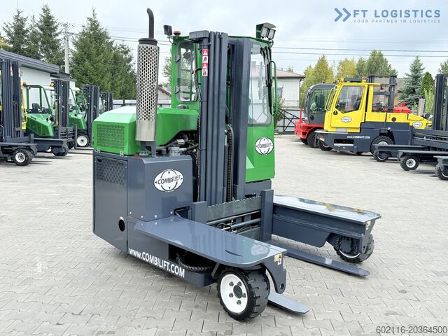 Vierwege-Gabelstapler Combilift C3000 DIESEL TRIPLEX 4900 POSITIONER