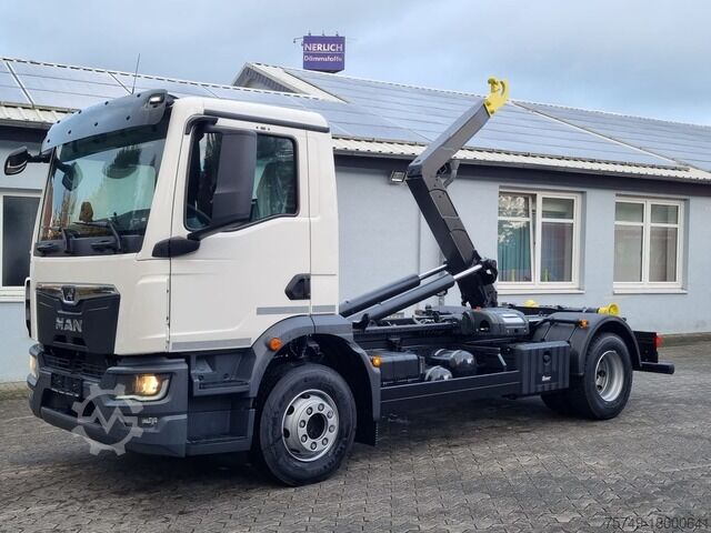 Roll-off tipper truck man TGM 15.290 BL Abrollkipper PowerMatic Standheiz.