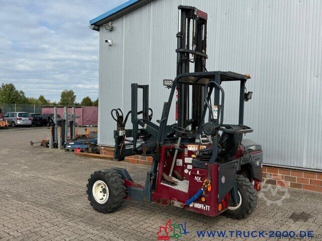 Gabelstapler Moffett Mitnahmestapler 4 Wege Allrad NX Typ M 4 25.4