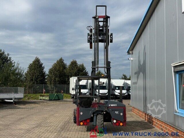 Gabelstapler Moffett Mitnahmestapler 4 Wege Allrad NX Typ M 4 25.4