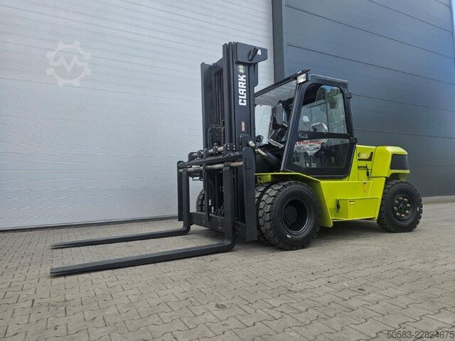 Geländestapler Clark C70D - NEU - DIESEL KUBOTA - TRIPLEX