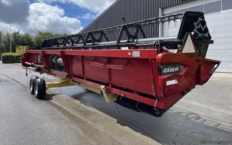 Grain harvester Case 9010