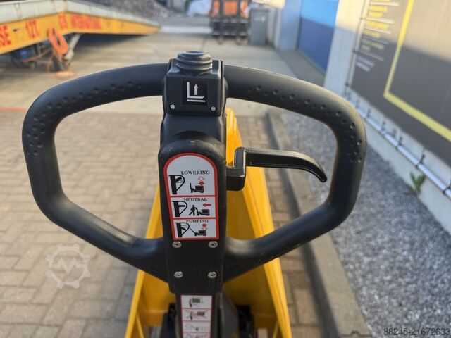 VS-22826 halb-elektrischer Scherenhubwagen TOTAL SOURCE TRSE0005