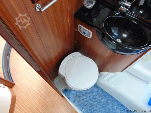 Teilintegriertes Wohnmobil MERCEDES-BENZ ADRIA POLARIS mit ALDE Heizung