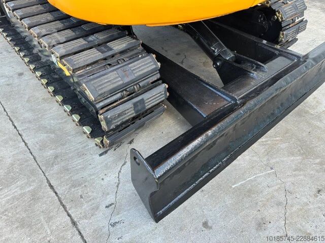 Crawler excavator J.C. Bamford Excavators Ltd JCB 8080