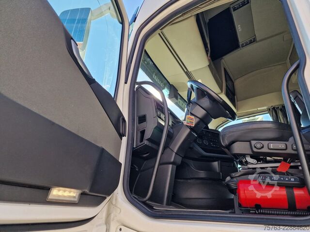 Standard-SZM Volvo FH 13.500 Globetrotter 6x2 - Full air - I parkc...