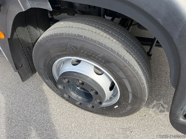 Box truck Iveco EUROCARGO 120-220