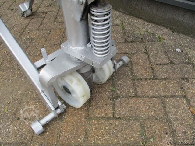 High lifting pallet truck BT HL 1000i