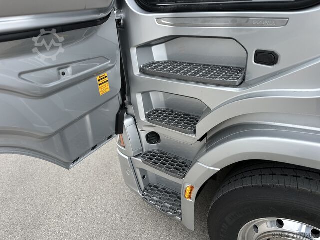 Truck chassis SCANIA 590 S 6X2