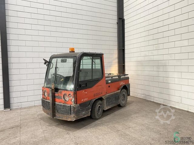 Tow tractor Linde P250