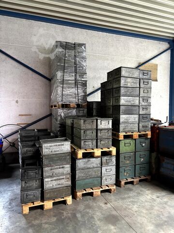 Large lot of Schäfer bins Schäfer Crates
