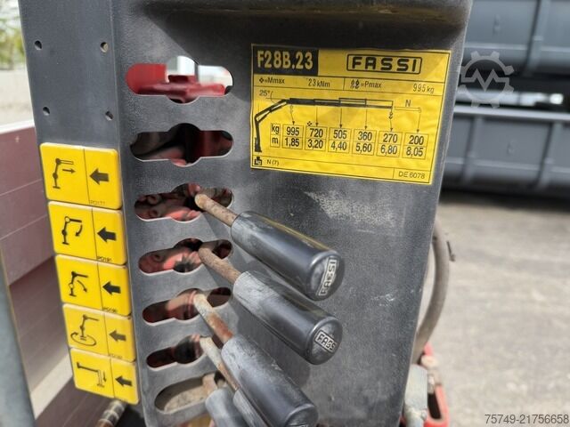 Pick-up van Fuso 3C13 Pritsche 2.85m Heckladekran 3xhydr. 1xmech.