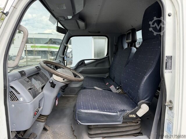 Pick-up van Fuso 3C13 Pritsche 2.85m Heckladekran 3xhydr. 1xmech.