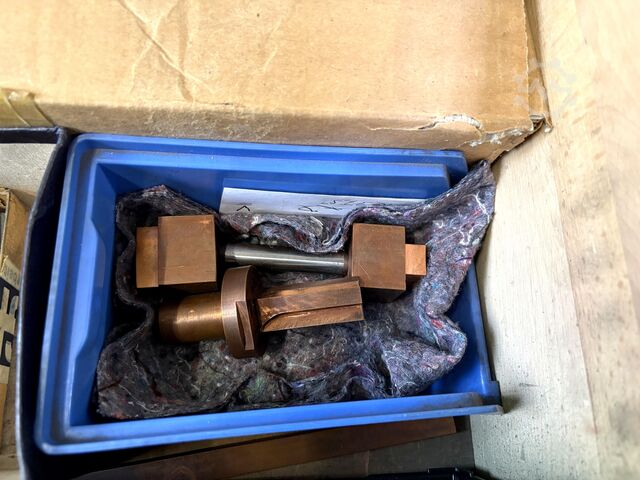 Spark erosion machine WALTER HW 102