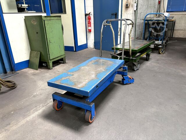 Lot of height-adjustable platform trucks Platform Carts Height-adjustable