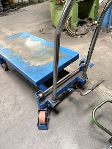 Lot of height-adjustable platform trucks Platform Carts Height-adjustable