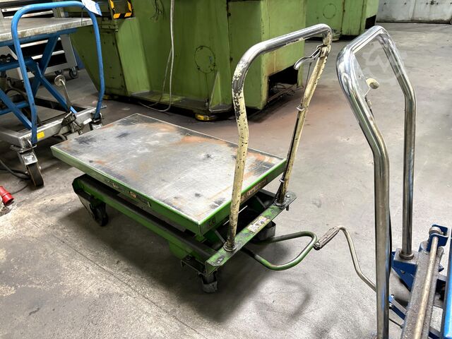 Lot of height-adjustable platform trucks Platform Carts Height-adjustable
