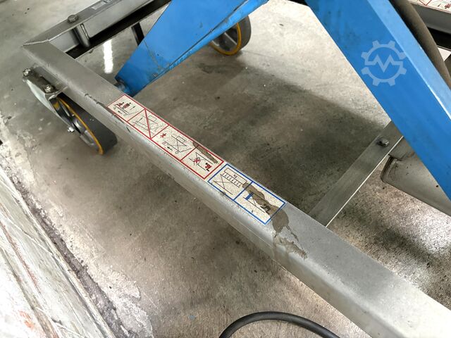 Lot of height-adjustable platform trucks Platform Carts Height-adjustable