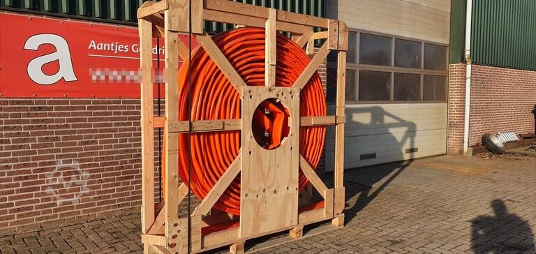 Sleepslang 300 meter 4,5" - Nieuw  Sleepslang 300 meter 4,5" - Nieuw