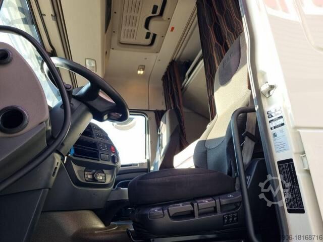 Standard tractor unit DAF XF 480 SPACE CAB