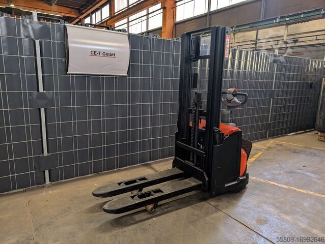 High Lift stacker BT SWE 140 L