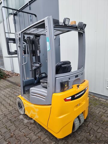 Forklift GABELSTAPLER Jungheinrich EFG215