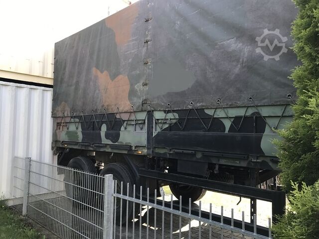 Trailer with flatbed & tarpaulin SCHMITZ 3Achser Bundeswehr mit HU+SP TOP Zustand