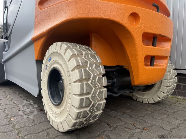 Electric 4-wheel forklift Still RX60-50