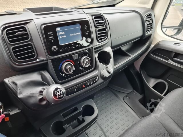 Panel van Fiat Ducato 35 Kasten Doka 7-Sitze 2x Schiebetür Maxi L2H2