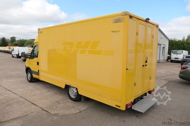 Transporter mit Koffer iveco Daily 35 S11 C30C AUTOMATIK Regale LUFT - EURO 5 - CoC